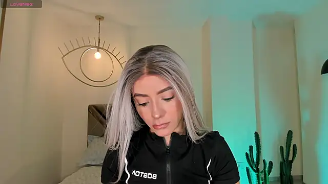 IsabellaMoreau online show from 02.23.26