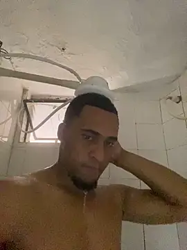 Snapshot of freedmar chatting on 10.28.25 freedmar online show from 10.28.25