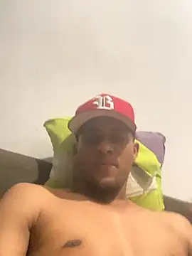 Snapshot of freedmar chatting on 11.19.25 freedmar online show from 11.19.25