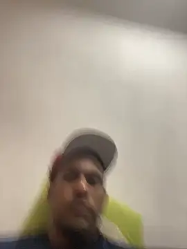 Snapshot of freedmar chatting on 11.19.25 freedmar online show from 11.19.25