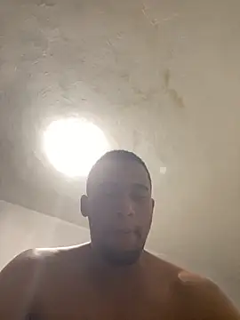 Snapshot of freedmar chatting on 11.25.25 freedmar online show from 11.25.25