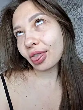 Olivia OliV online show from 05.02.26