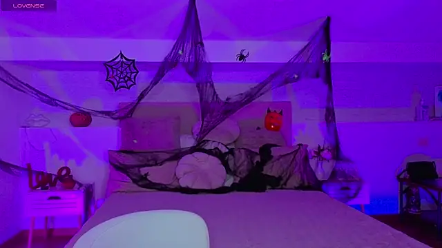 Snapshot of bubblegum1_ chatting on 10.29.25 bubblegum1 online show from 10.29.25