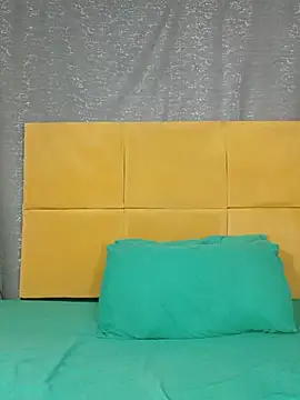 HugeTitisxx online show from 06.18.26
