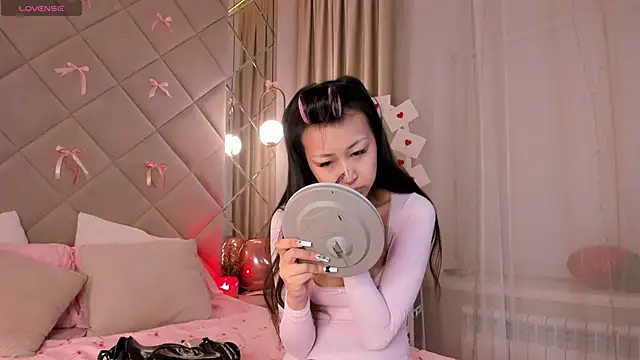 Nelly Kimm online show from 03.03.26