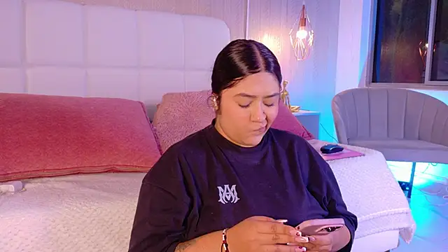 Snapshot of Leah_Bensson chatting on 09.12.25 Leah Bensson online show from 09.12.25