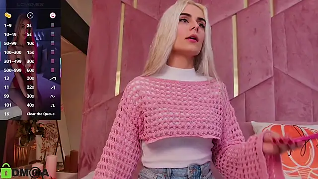 SelenaDaze online show from 10.30.25