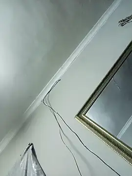 ShySexyBaddiexx online show from 10.24.25