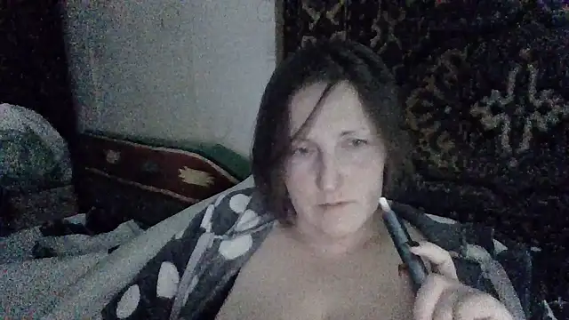 Snapshot of AllaSowinskaya chatting on 11.10.25 AllaSowinskaya online show from 11.10.25