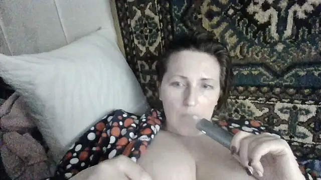 Snapshot of AllaSowinskaya chatting on 12.01.25 AllaSowinskaya online show from 12.01.25