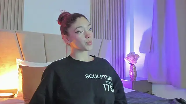 Snapshot of Victoria_Beaumont chatting on 12.03.25 Victoria Beaumont online show from 12.03.25