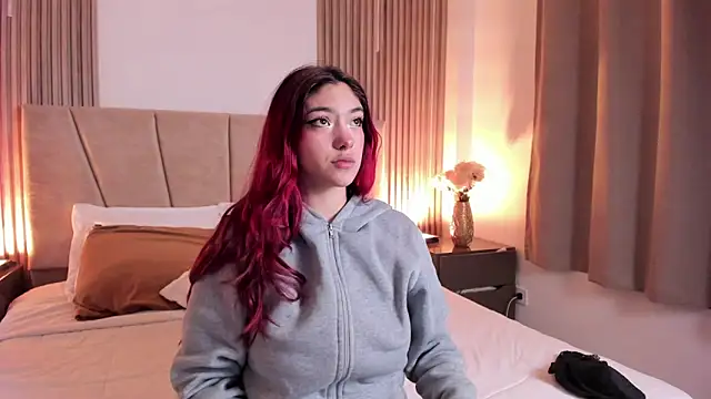 Victoria Beaumont online show from 03.04.26