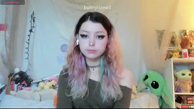 Snapshot of bunnyislewd chatting on 07.24.26 bunnyislewd online show from 07.24.26