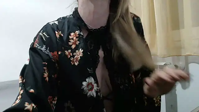 Snapshot of SerenaMilf chatting on 02.16.26 SerenaMilf online show from 02.16.26