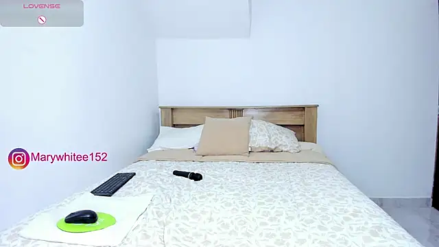 marywhitee   online show from 03.24.26