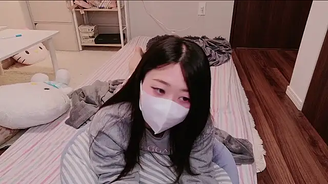 Snapshot of OSUSHI-CHAN chatting on 02.16.26 OSUSHI-CHAN online show from 02.16.26