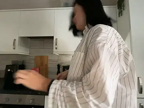 FrancescaXO online show from 10.29.25