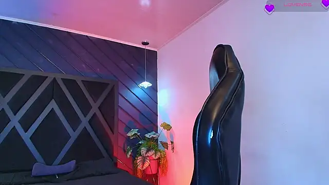 zoe martins  online show from 04.21.26