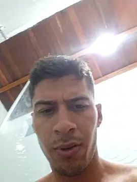 Snapshot of piterrr_hot chatting on 12.14.25 piterrr hot online show from 12.14.25