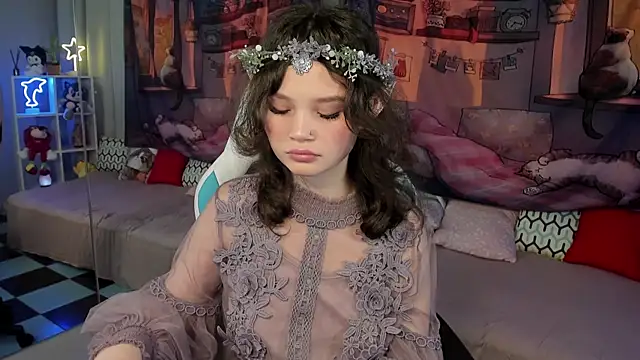 Snapshot of EmilyChaves chatting on 10.29.25 EmilyChaves online show from 10.29.25