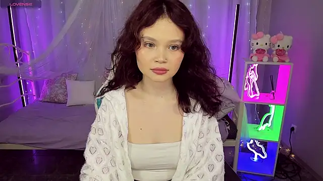 EmilyChaves online show from 05.25.26