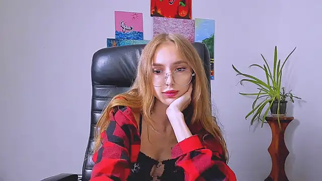 Miss SammyQ online show from 09.24.25