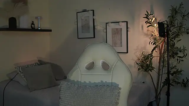 Snapshot of isabella-garcia- chatting on 07.19.26 isabella-garcia- online show from 07.19.26