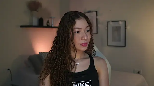 Snapshot of isabella-garcia- chatting on 07.31.26 isabella-garcia- online show from 07.31.26