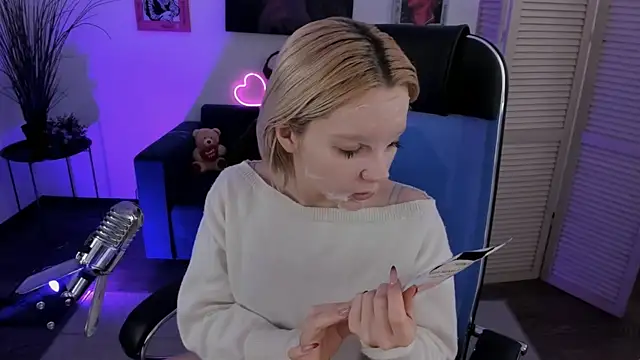 Snapshot of AuroraWrenfield chatting on 01.13.26 AuroraWrenfield online show from 01.13.26