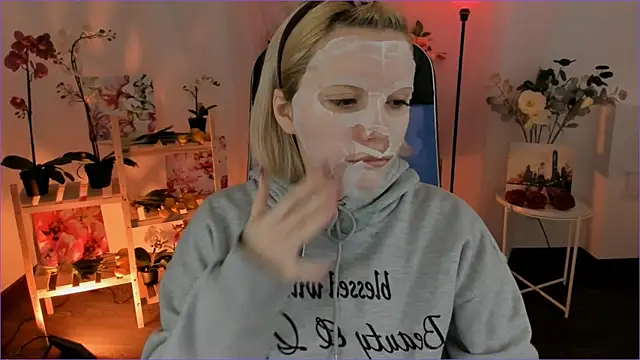 Snapshot of AuroraWrenfield chatting on 01.15.26 AuroraWrenfield online show from 01.15.26