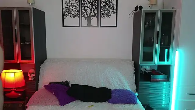 Lila West online show from 02.08.25