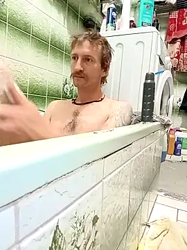 Snapshot of KokosMartin chatting on 10.04.25 KokosMartin online show from 10.04.25