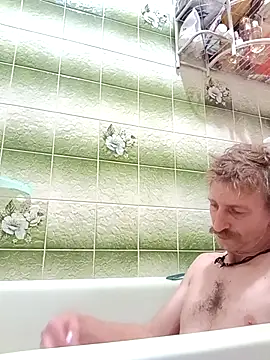 Snapshot of KokosMartin chatting on 10.17.25 KokosMartin online show from 10.17.25