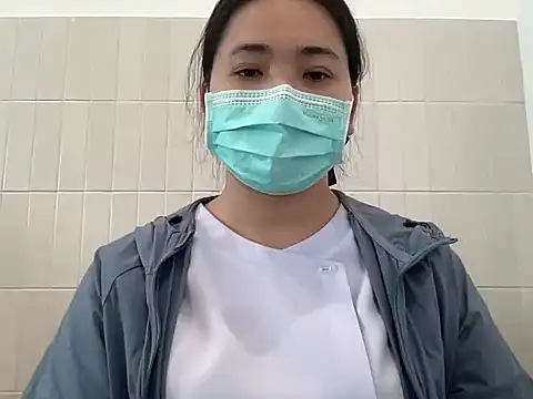 Snapshot of mini_unicorn chatting on 12.01.25 mini unicorn online show from 12.01.25