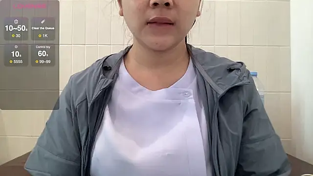 Snapshot of mini_unicorn chatting on 12.15.25 mini unicorn online show from 12.15.25