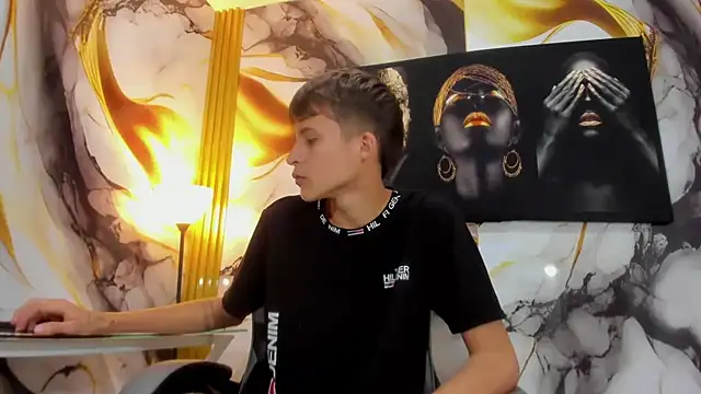 Snapshot of mono_blonde chatting on 10.07.25 mono blonde online show from 10.07.25