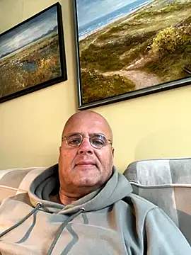 Snapshot of Renebisex chatting on 11.26.25 Renebisex online show from 11.26.25