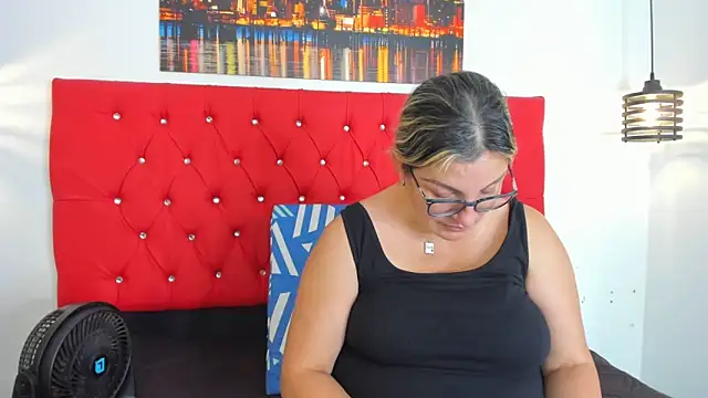 Snapshot of carolinacrus01 chatting on 09.11.25 carolinacrus01 online show from 09.11.25