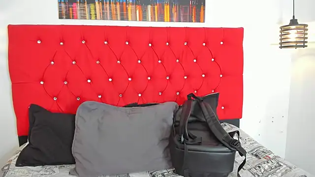 Snapshot of carolinacrus01 chatting on 09.24.25 carolinacrus01 online show from 09.24.25