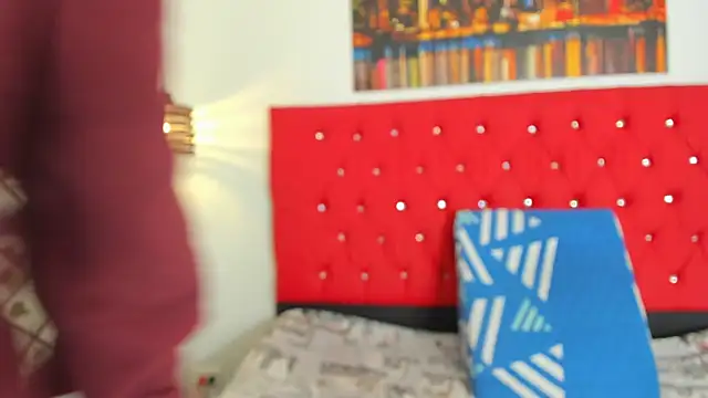 Snapshot of carolinacrus01 chatting on 09.30.25 carolinacrus01 online show from 09.30.25