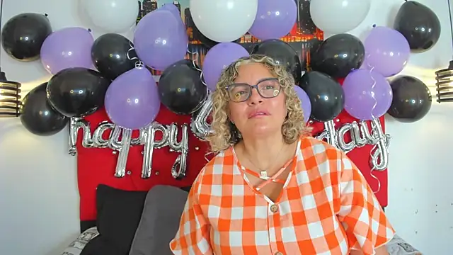 Snapshot of carolinacrus01 chatting on 10.01.25 carolinacrus01 online show from 10.01.25