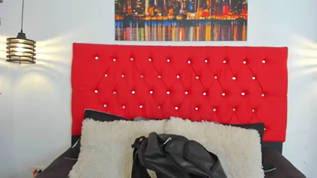 Snapshot of carolinacrus01 chatting on 10.25.25 carolinacrus01 online show from 10.25.25