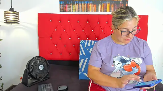 Snapshot of carolinacrus01 chatting on 10.26.25 carolinacrus01 online show from 10.26.25