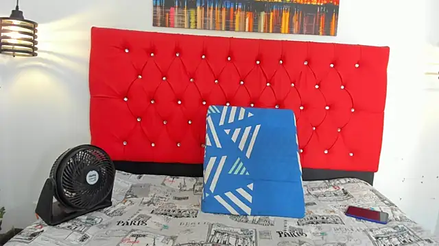 Snapshot of carolinacrus01 chatting on 11.06.25 carolinacrus01 online show from 11.06.25