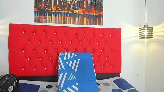 Snapshot of carolinacrus01 chatting on 11.26.25 carolinacrus01 online show from 11.26.25