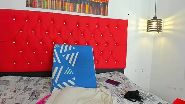 Snapshot of carolinacrus01 chatting on 01.06.26 carolinacrus01 online show from 01.06.26