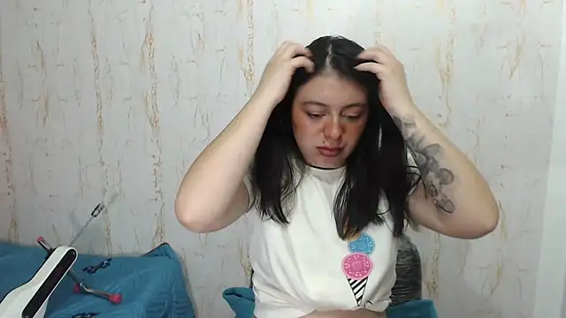 MiaKimky online show from 11.29.25