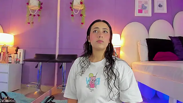 my aleja  online show from 10.16.25