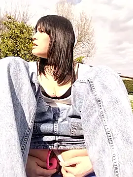 SarettaB90 online show from 03.25.26