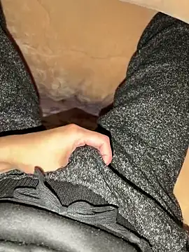 Snapshot of rrrrrriyyffhyeeee chatting on 10.26.25 rrrrrriyyffhyeeee online show from 10.26.25